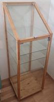 Vitrine Holz Glas mit Rollen, gebrauchter Zustand