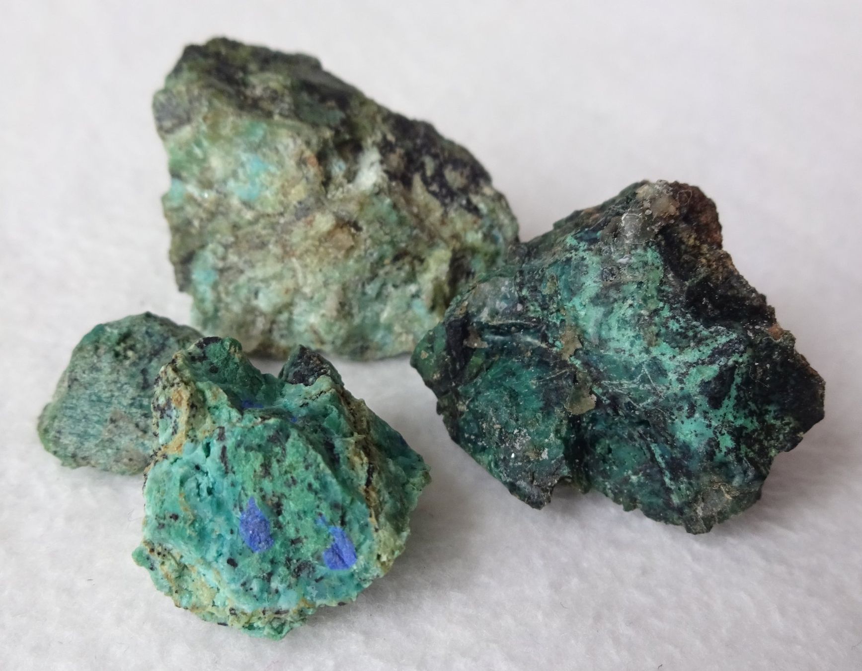 Minerali & Pietre curative: Chrysokoll Rohsteine – Usato da St.Gallen venduto da Paddington11