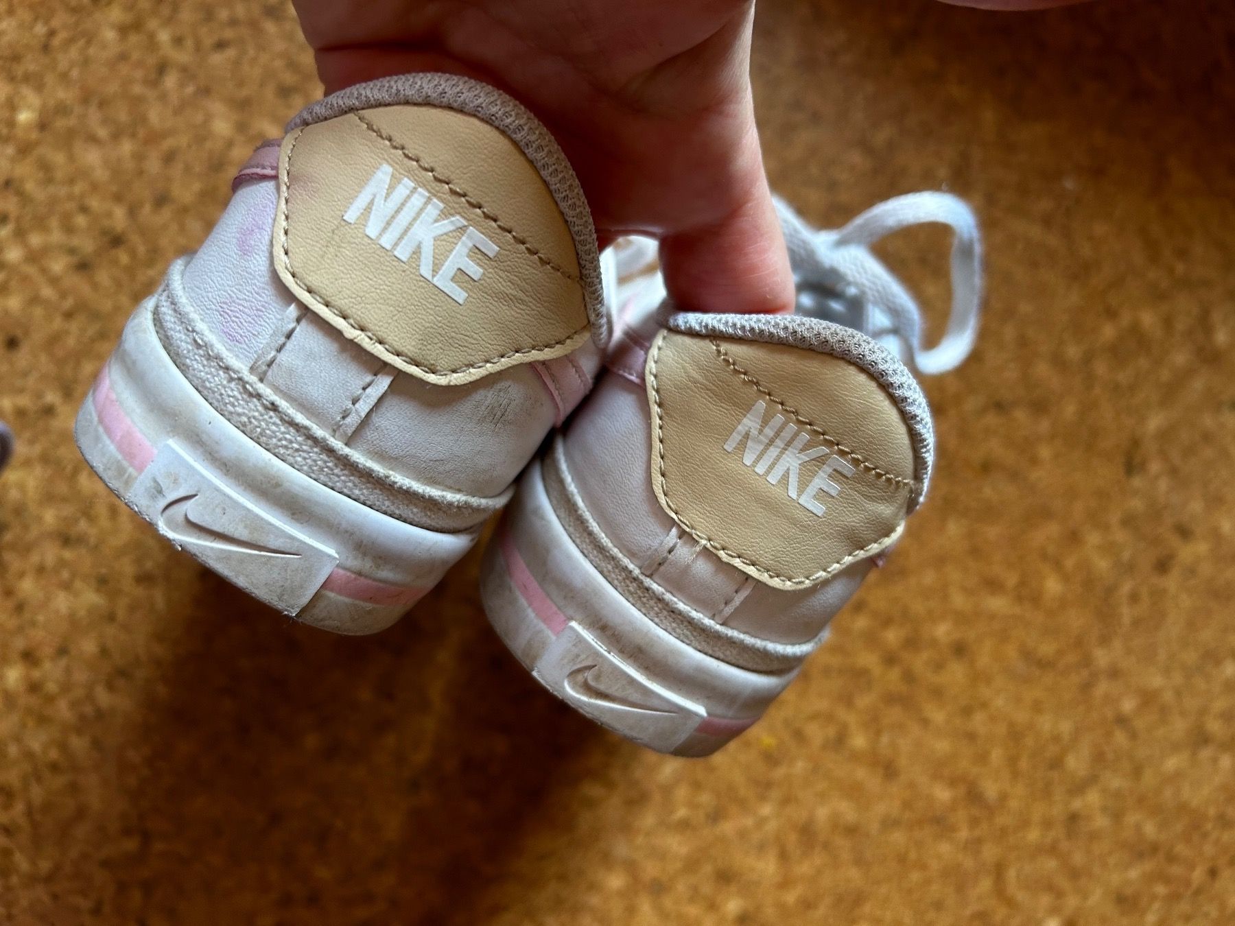 Nike Scarpe per ragazze: Nike Sneakers weiss rosa Mädchen – Usato da Dittingen venduto da Bellevista 5