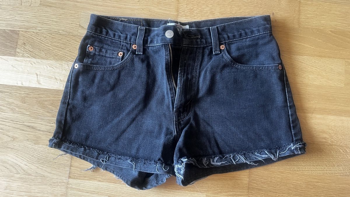 Levi's Jeans: Shorts Levi's 505 noir grösse s – Usato da Bern venduto da LaraTouvet