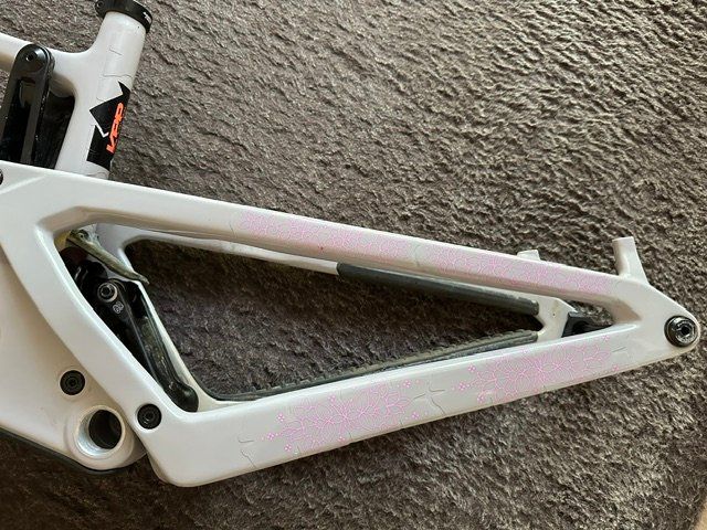 Santa Cruz Biciclette: Santa Cruz Nomad 6 cc Framekit – Usato da Hölstein venduto da Na_lja 1