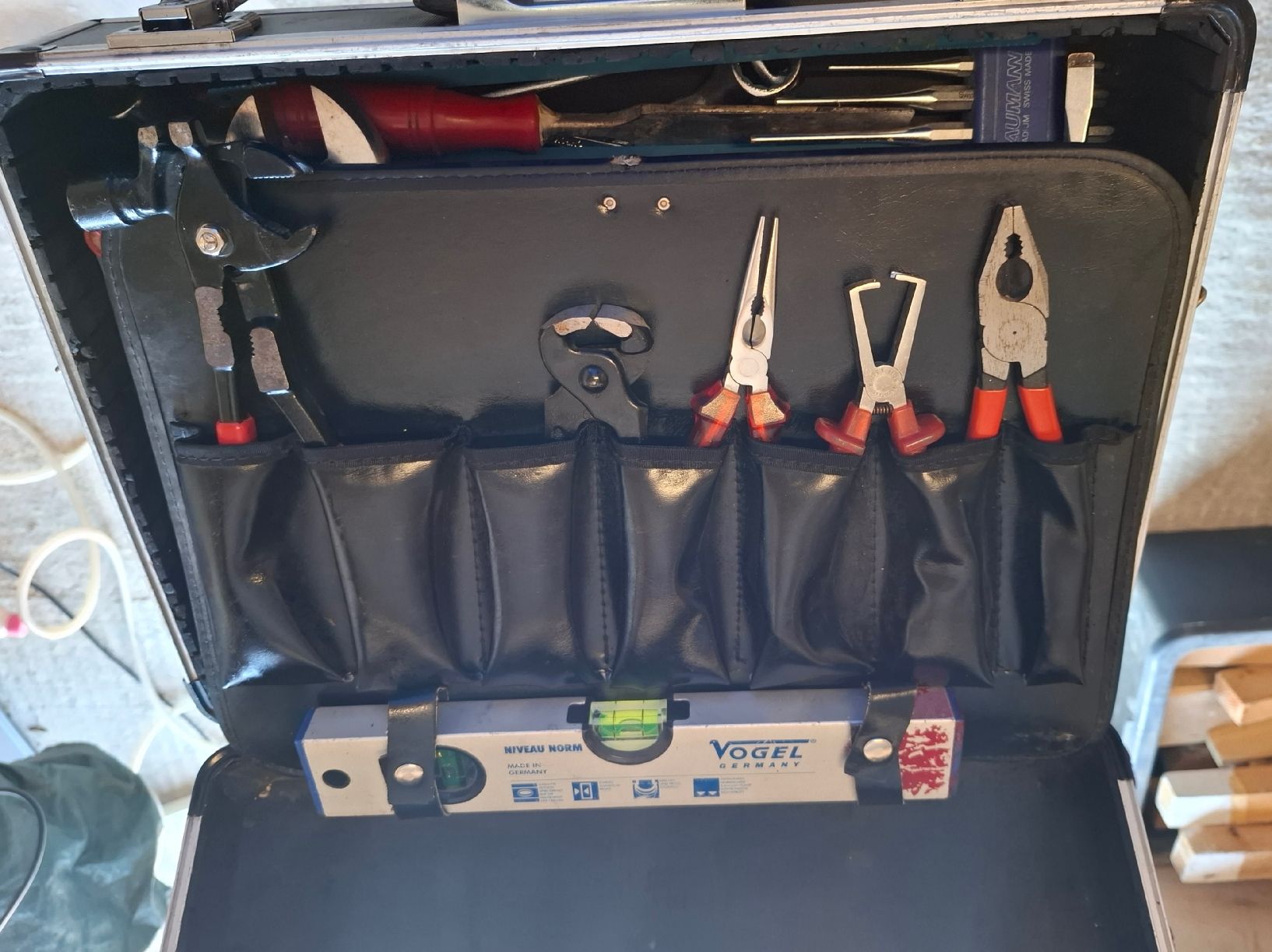 Tous les outils: Werkzeugkoffer Set – D'occasion à Hünenberg par extradesale 2