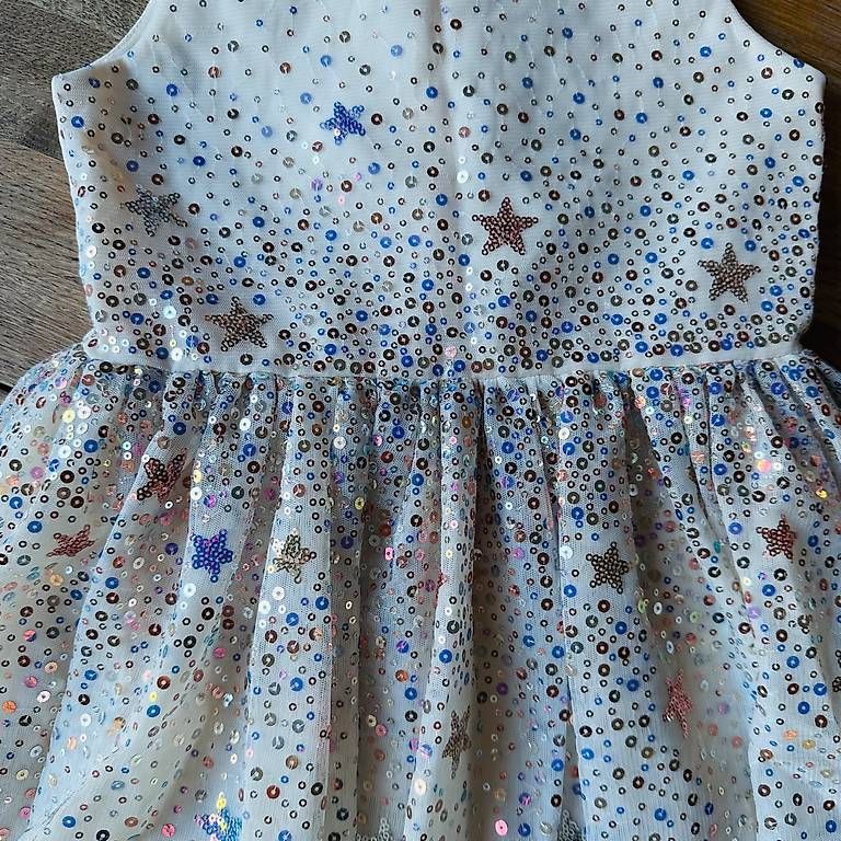 H&M Vestiti & Gonne: Wunderschönes Kleid mit Glitzer 134 – Usato da Malans GR venduto da aicul31 1