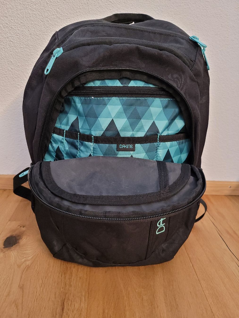 Dakine Zaini: Dakine Rucksack schwarz  – Nuovo (secondo la descrizione) da Bennau venduto da Moonshine_68 3