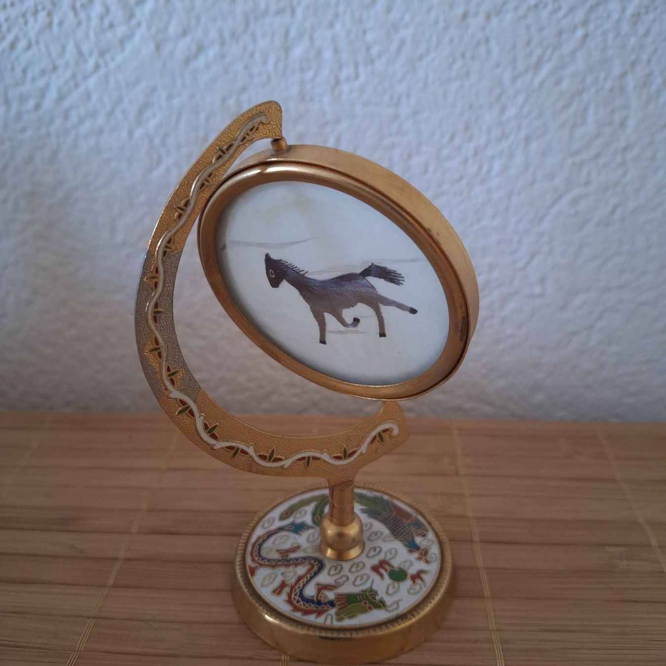Tutte le decorazioni: Chinesischer Vintage Tischständer, Pferd – Usato da Winterthur venduto da Goldpipau 6