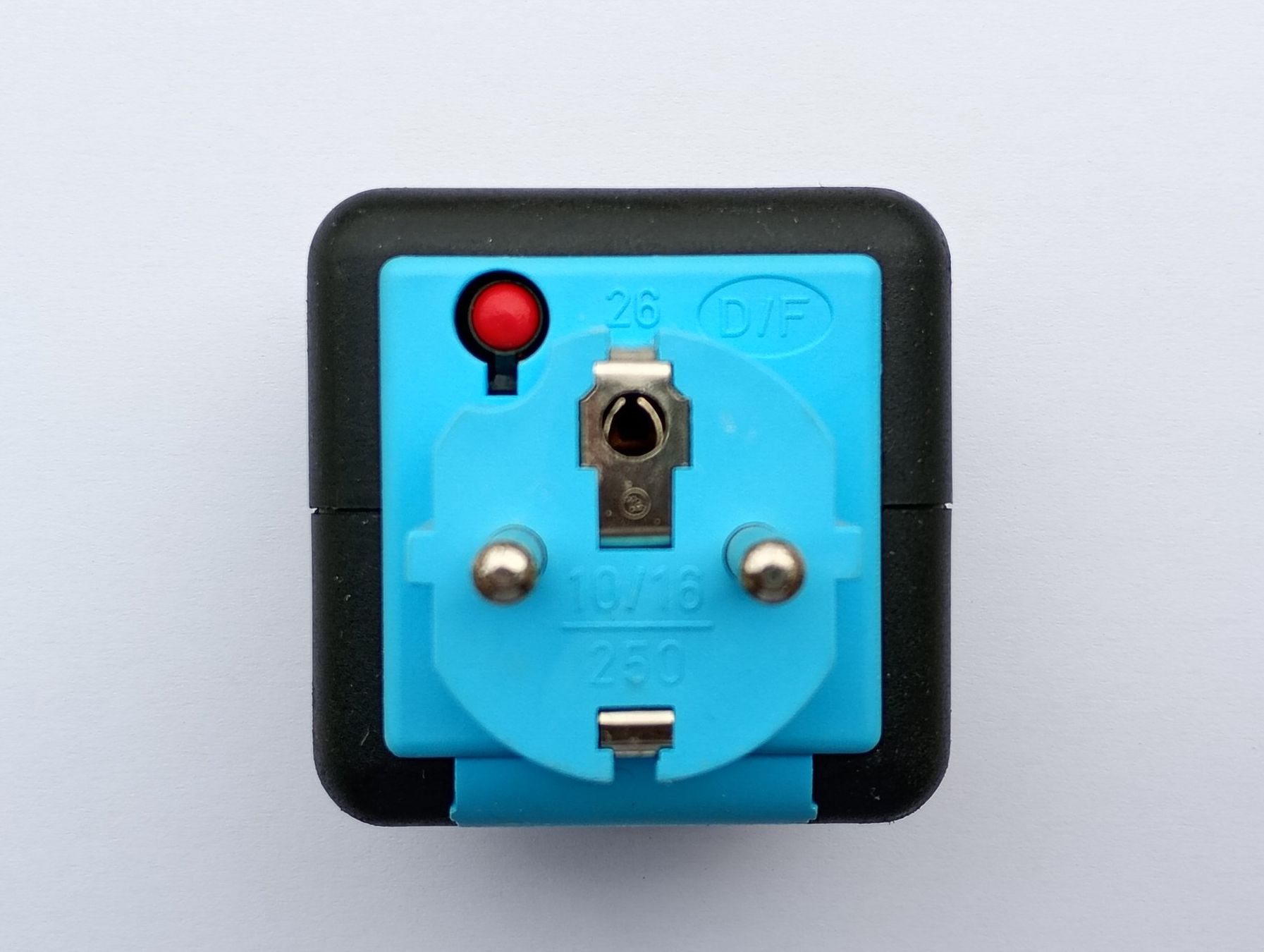 Laufwerke & Adapter: Reisestecker-Adapter 5 Länder – Gebraucht aus Möriken AG von Vellas 2