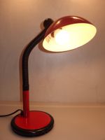 Vintage ALUMINOR Schreibtischlampe rot. Made in France.