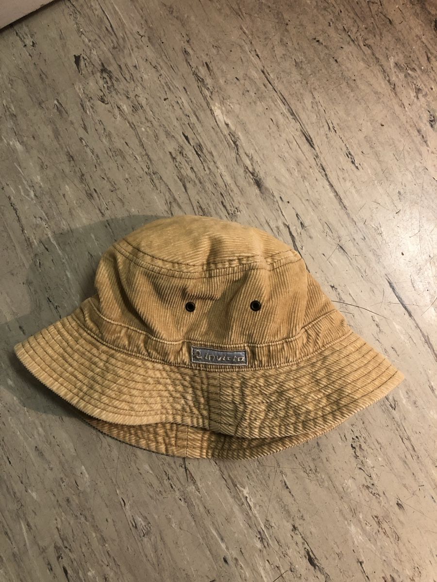 Copricapi, berretti & cappellini: BUCKET HAT / INVICTA // VINTAGE – Usato da Zürich venduto da aurelia_nater