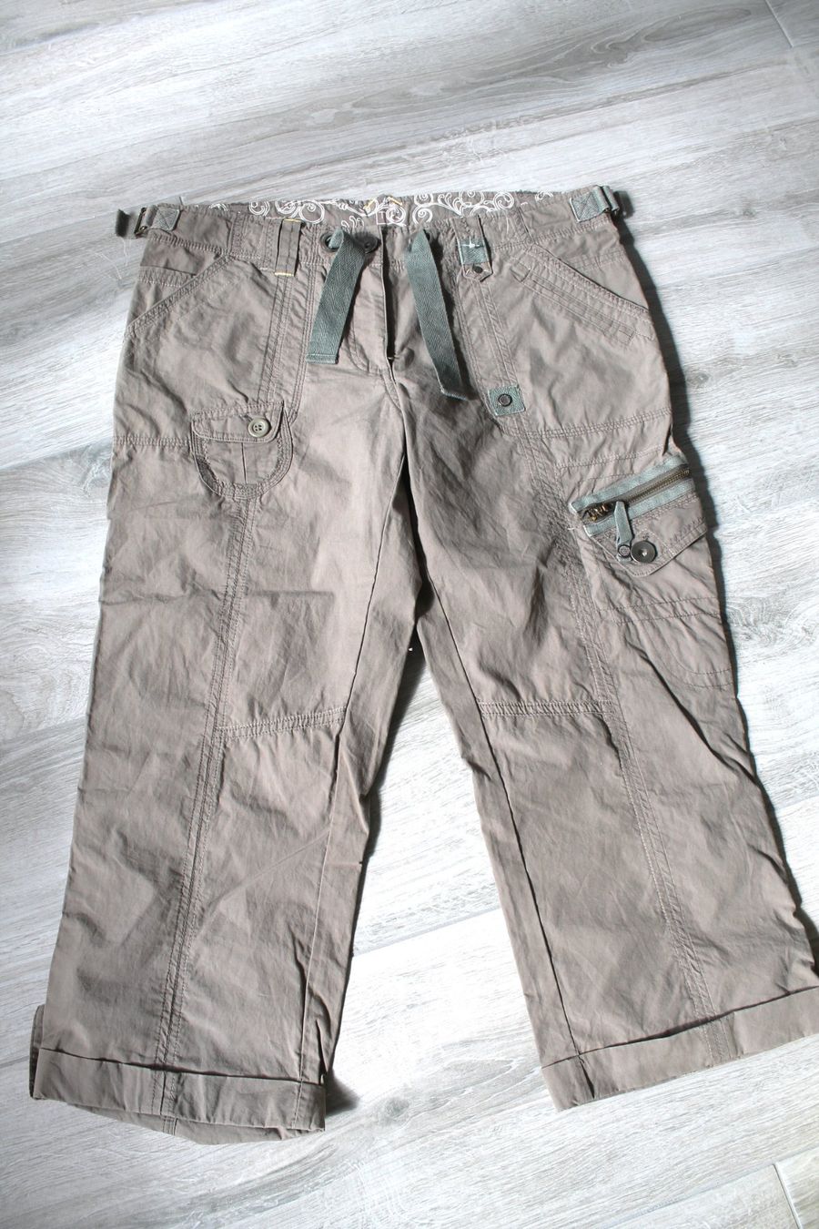 Pantaloni: Pantacourt neuf L – Nuovo e nell'imballaggio originale da Chez-le-Bart venduto da jasse