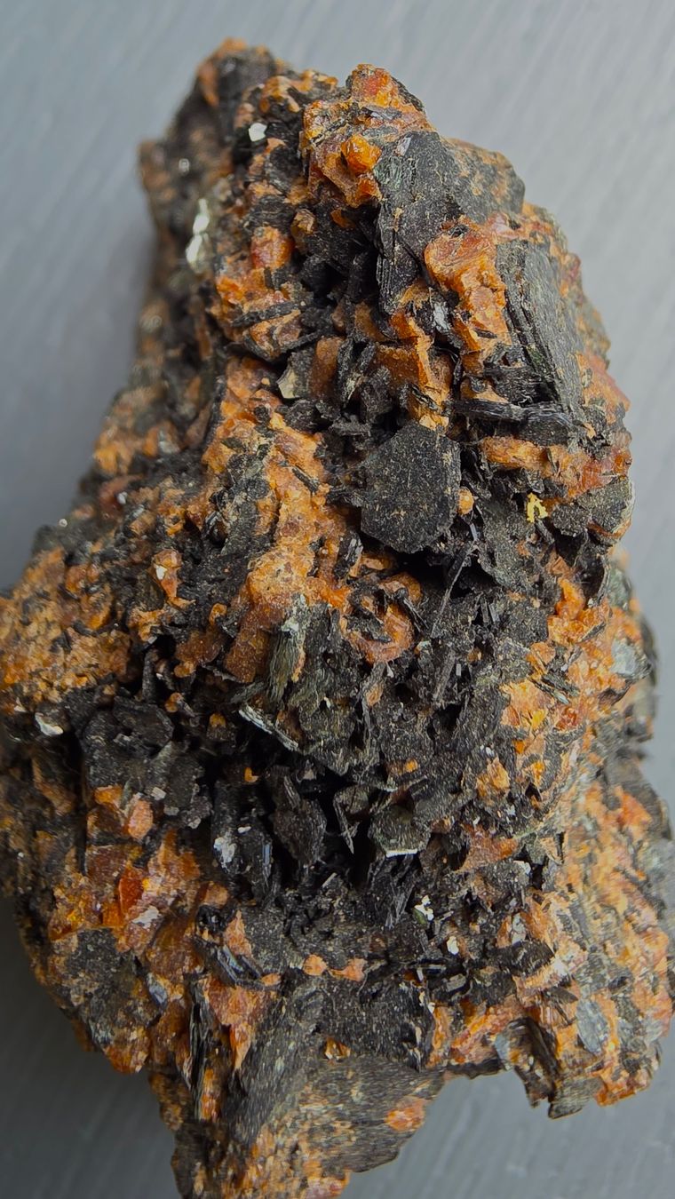 Mineralien & Heilsteine: Magnetite, Phlogopite & Garnet from Monte Somma Vesuvius – Gebraucht aus Figino von panshop 5