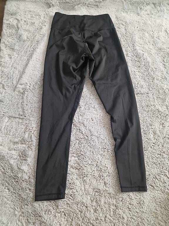 Leggings: Schwarze Leggins Grösse 36 Neu – Nuovo e nell'imballaggio originale da Oberuzwil venduto da sam_l6bb 1