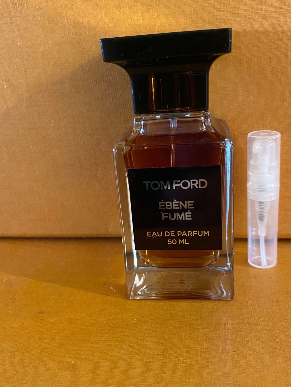 Tom Ford Parfum & Eau de Toilette: 2 ml Tom Ford Ebene Fume Probe – Gebraucht aus Sonnental von Lothy90