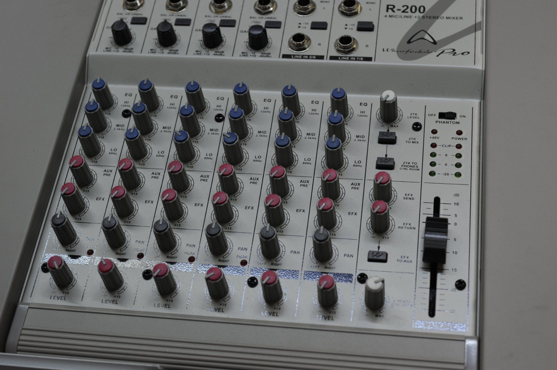 Console di mixaggio: Table de mixage Wharfedale R-200- État impeccable! – Usato da Etagnières venduto da emmaus.electro 1