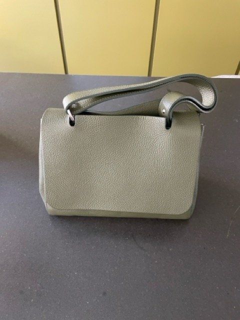 Sacs femmes: Umhänge-/Handtasche olive – D'occasion à Gockhausen par subbotnik