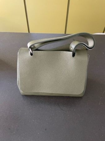 Umhänge-/Handtasche olive