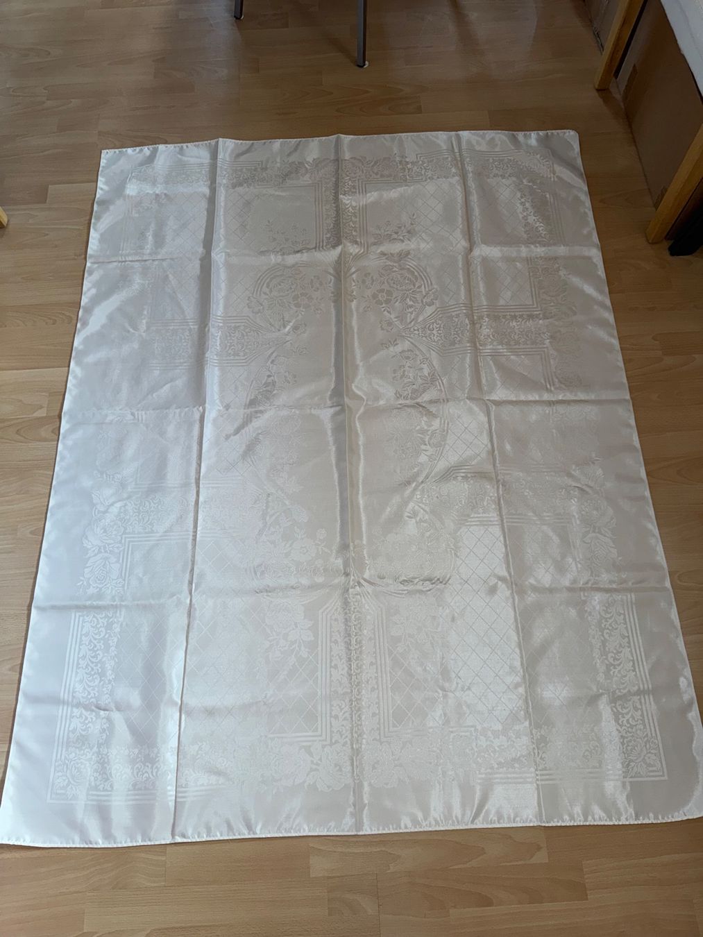Altra biancheria da tavola: schöne grosse helle Tischdecke – Usato da Grosswangen venduto da Second_hand_paradise