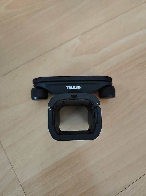 Treppiedi & Teste: Osmo Pocket 3 Schnellverschluss-Rucksackhalterung – Nuovo (secondo la descrizione) da Unterägeri venduto da sandaime