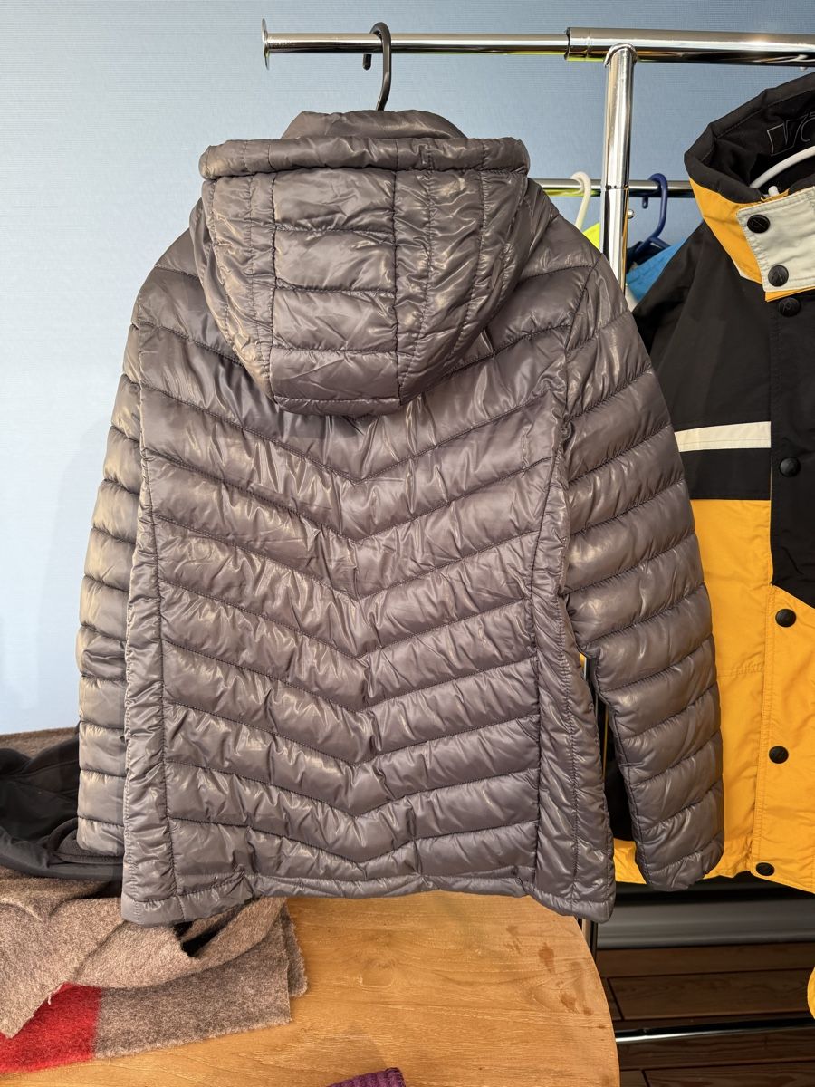 Giacche: Damen Stepjacke Gr. 42 – Usato da Bülach venduto da Berimbau0 4