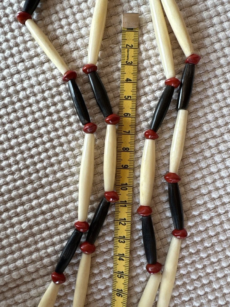 Ketten: Kette aus Horn und Samen – Gebraucht aus Rümlang von resale35 1