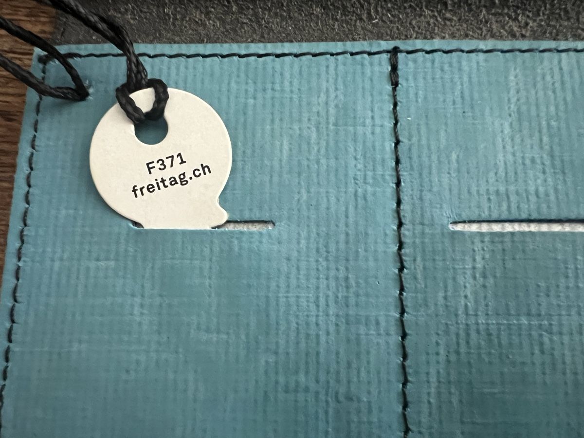 Freitag Portafogli: Freitag pouch F371 – Nuovo e nell'imballaggio originale da Oberägeri venduto da anv_6z5c 1
