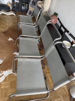 Vier graue Freischwinger Stühle von Fasem made in Ital