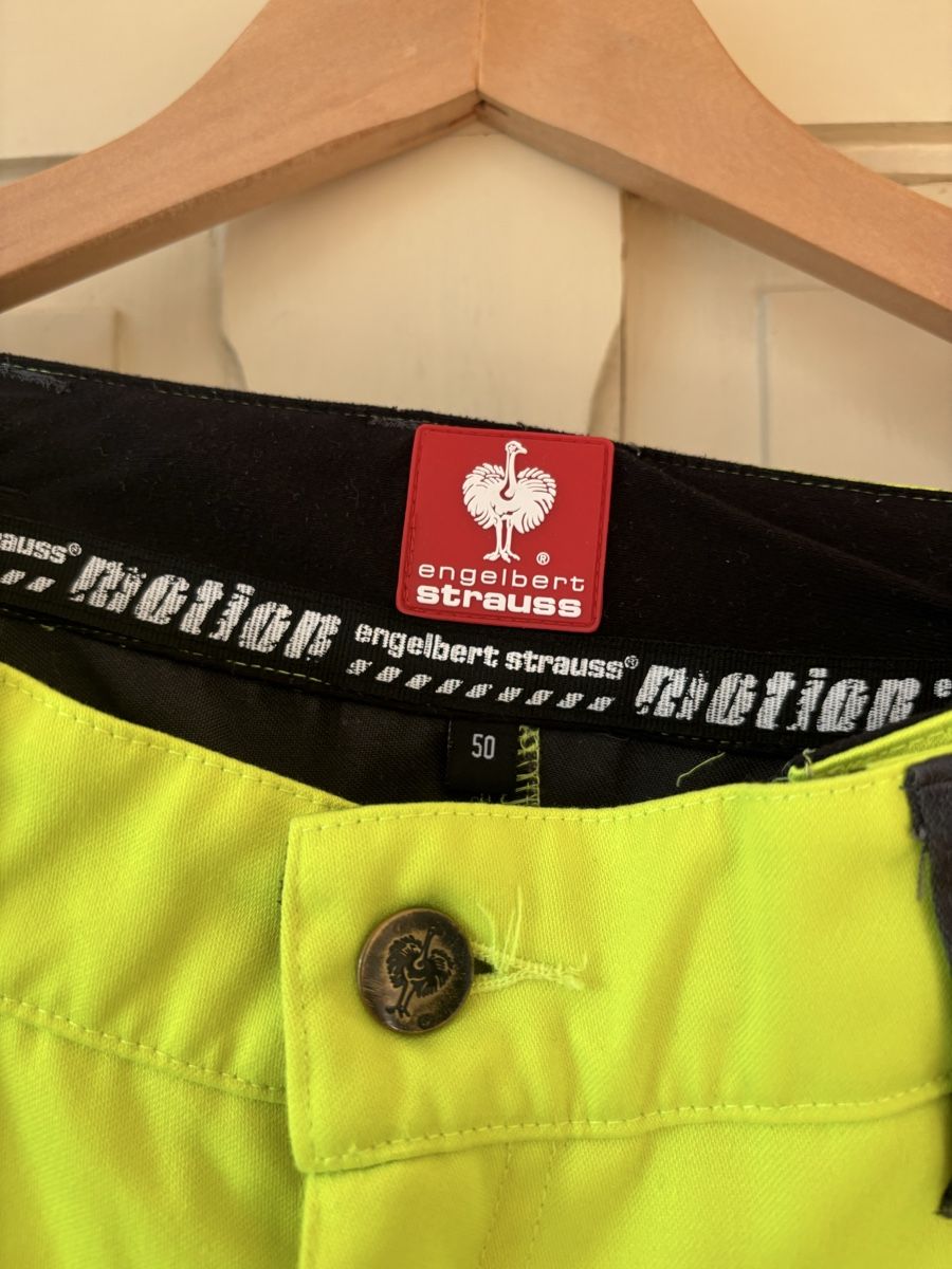 Engelbert Strauss Pantaloni: ES Warnschutz Shorts Gr. 50 – Usato da Lyss venduto da PlaneSpotter 2