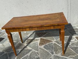 Holztisch Nussbaum furniert Jugendstil