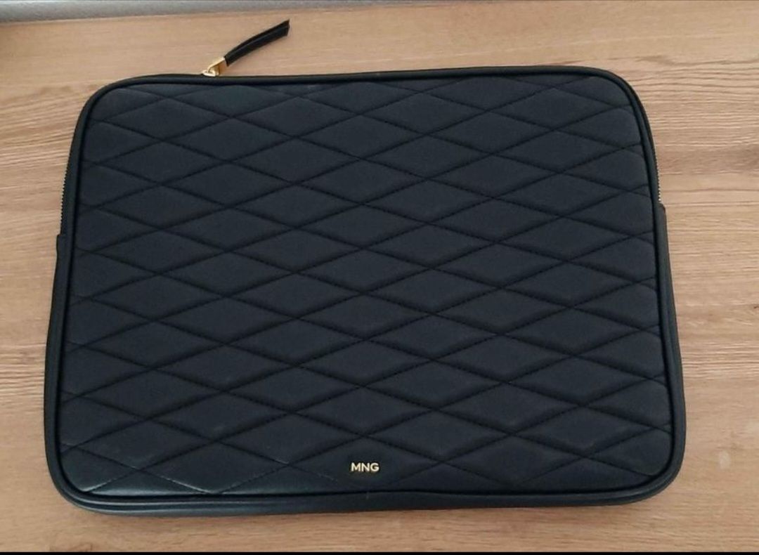 Mango Borse: Laptop-Hülle gesteppt von Mango, Neu – Nuovo (secondo la descrizione) da Suhr venduto da Nessie88 3