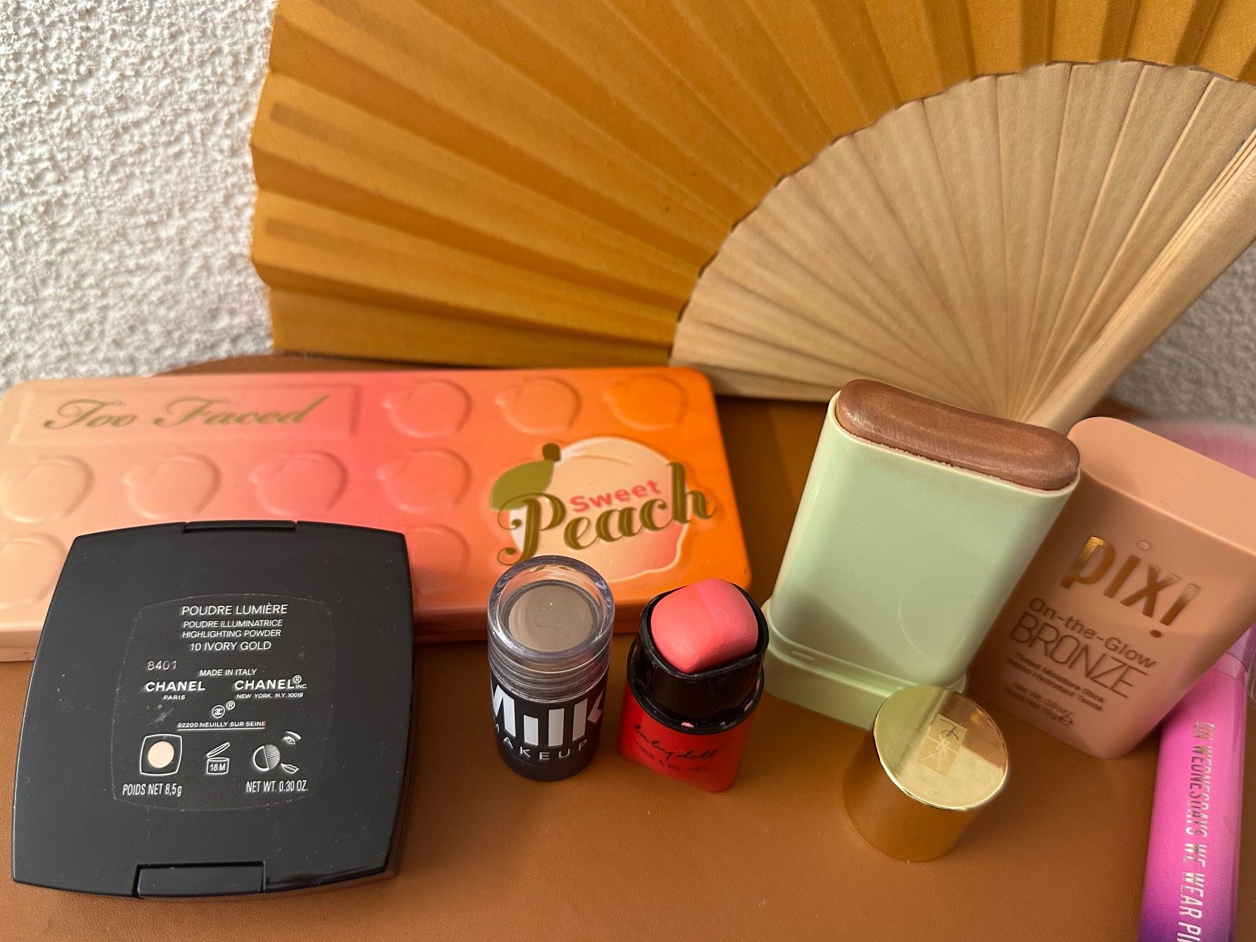 Chanel Make-up: Makeup Bundle-Chanel, YSL, Too Faced, Gucci – Usato da Basel venduto da iulia_haul 3