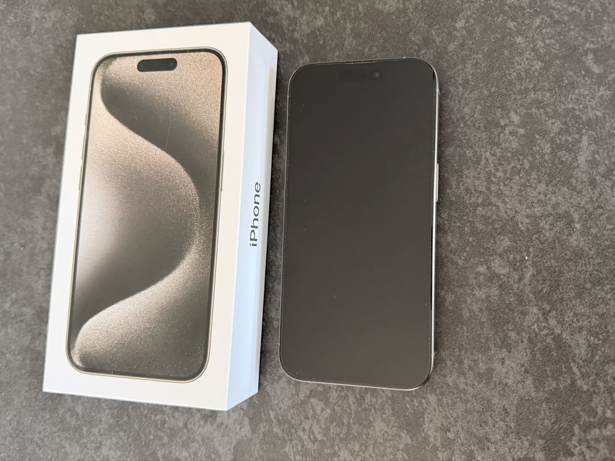 Apple Handys / Smartphones: iPhone 15 Pro, 256 GB, guter Zustand – Gebraucht aus Berikon von nathalie810 3