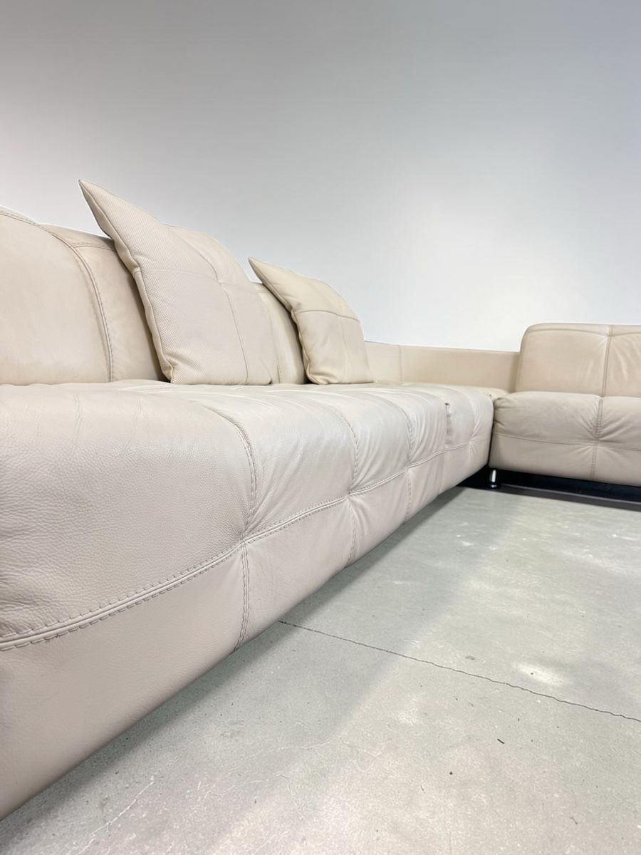 Natuzzi Divani: Natuzzi Designer-Ecksofa Creme aus Schaffell-Leder – Usato da Bachenbülach venduto da Sofalab.swiss 7