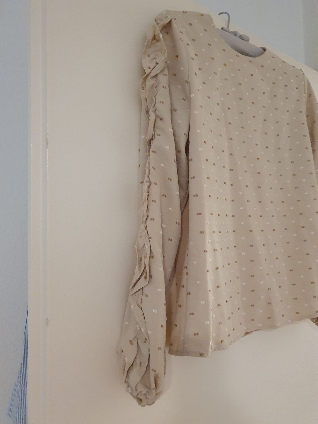 Camicette: Beige Damenbluse Gr. S, Raffung, Punkte – Nuovo e nell'imballaggio originale da St. Gallen venduto da 1811123 1