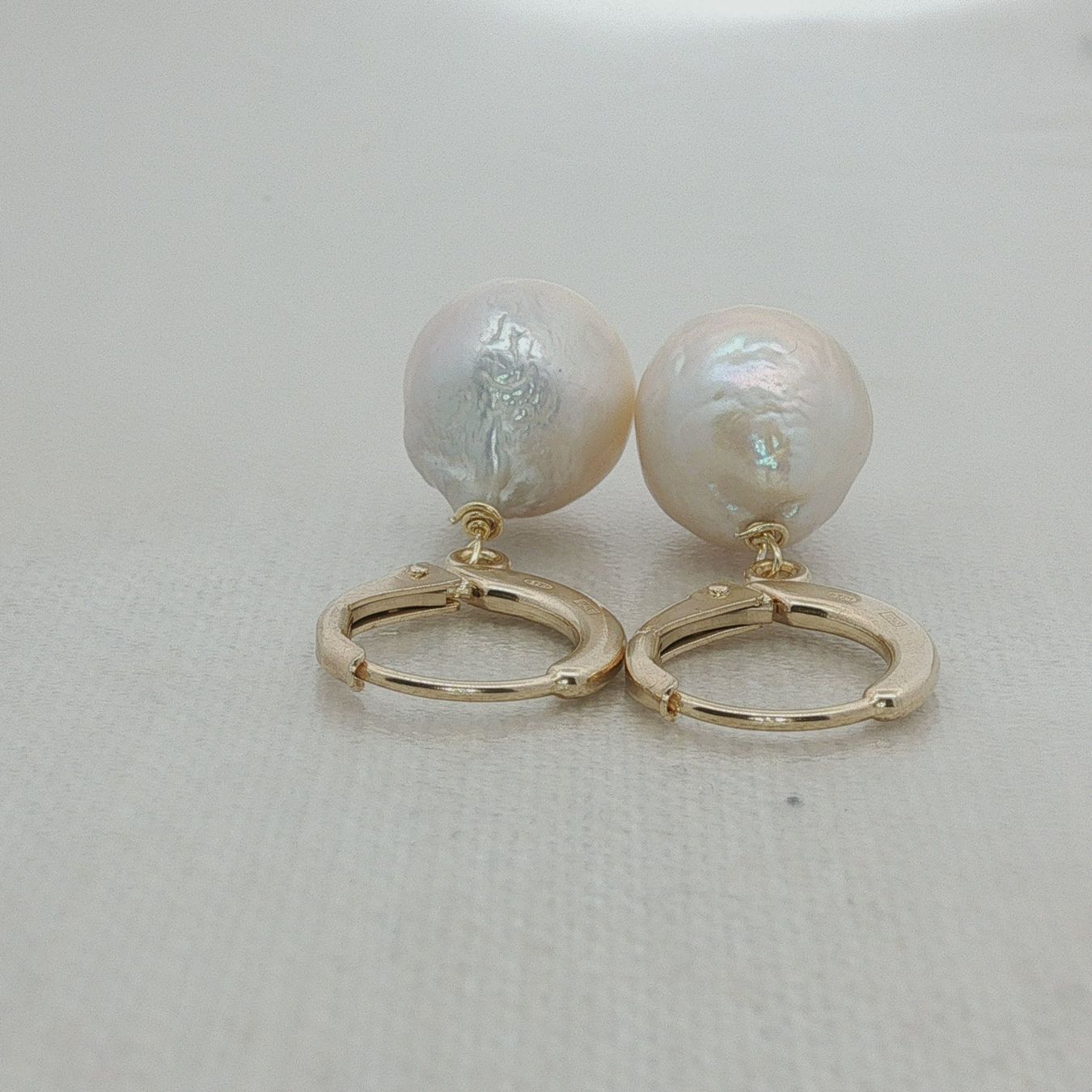 Olga Ribler Boucles d'oreille: Creolen mit Perlen Charms Sterling Silber 925 – Neuf (Voir description) à Luzern par Schmuckoutlet 2