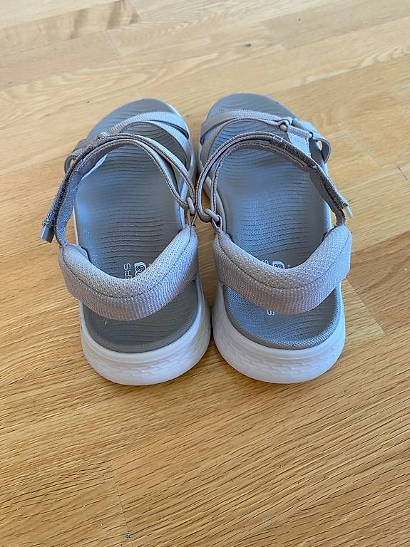 Scarpe da donna: Sandalen Scetchers  – Usato da Zürich venduto da dor_7mgr 2