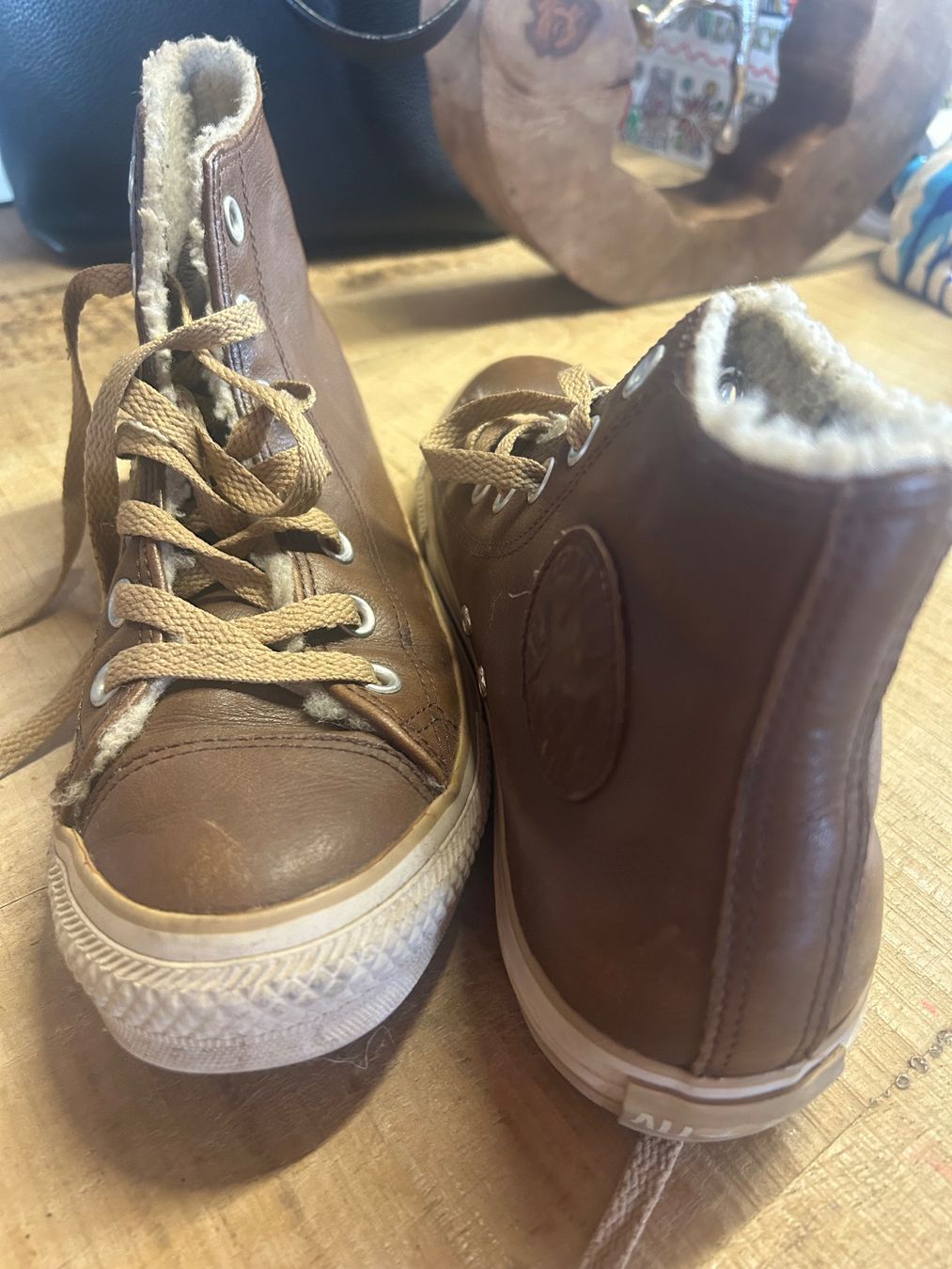 Converse Damenschuhe: Converse doublées – Gebraucht aus Val-d'Illiez von Dombou 2
