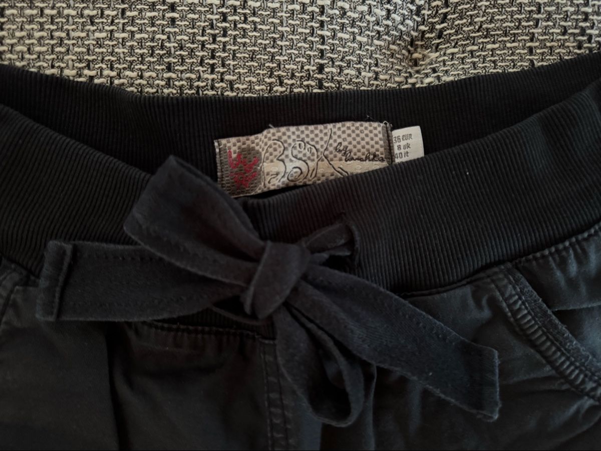 Hosen: Schwarze Shorts Gr. 36/38 mit Gummibund – Gebraucht aus Gommiswald von Aloha.Spirit 2