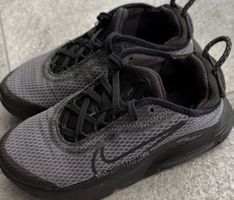 Nike Air Max Kinderschuhe, Grösse 30, Schwarz/Grau
