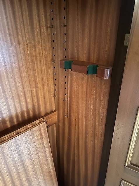 Armadi: Jagd Schrank aus Nussbaum – Usato da Bern venduto da BrischitteBern 4