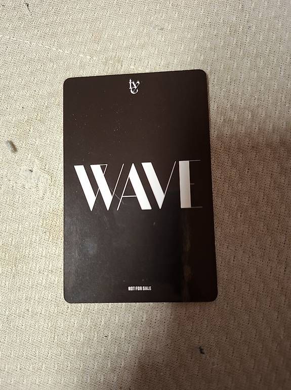 Libri: Liz wave pre-order benefit – Usato da Alikon venduto da e_w_lt5y 1