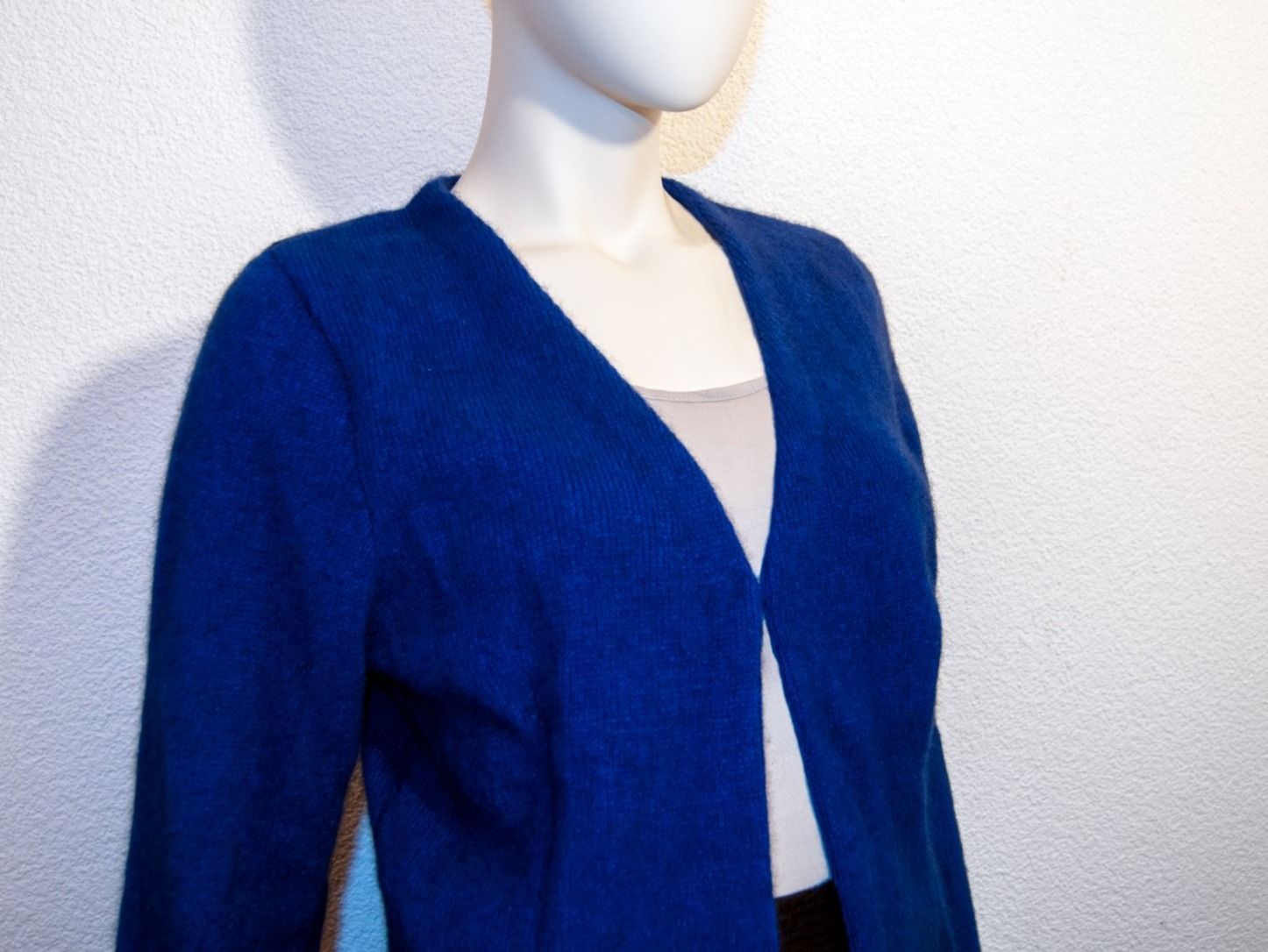 Giacche: Damenjacke mit Häkchenverschluss blau M – Nuovo e nell'imballaggio originale da Zollikofen venduto da marys-choice 1
