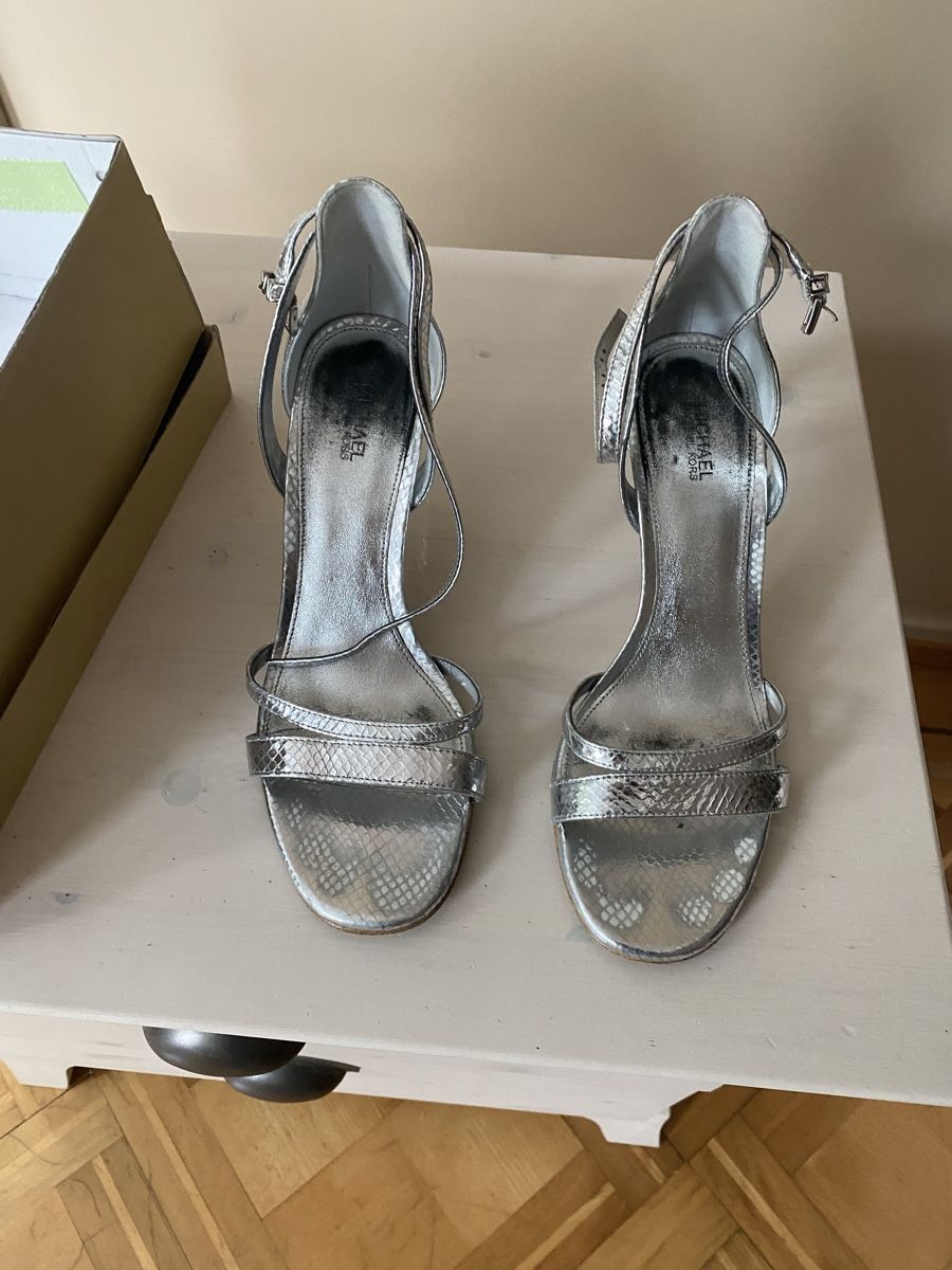 Michael Kors Scarpe da donna: Riemchensandalen von Michael Kors – Usato da Bürglen TG venduto da Ruth08