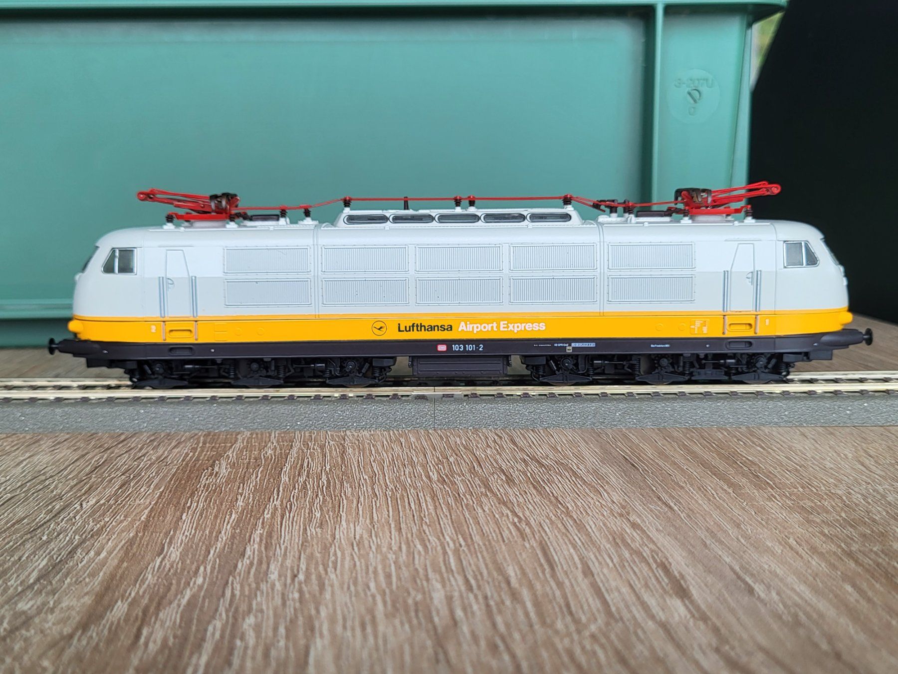 Lima Modelleisenbahnen: H0 LIMA DB 103 101-2 Lufthansa – Gebraucht aus Oberburg von sensetal 7