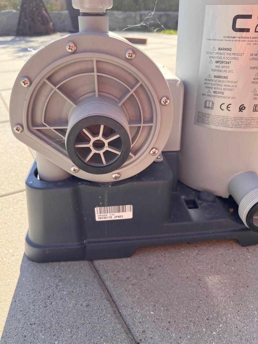 Intex Accessori per Piscine: Intex Kartuschenfilterpumpe Krystal Clear C2500  – Usato da Seedorf BE venduto da frank7031 1