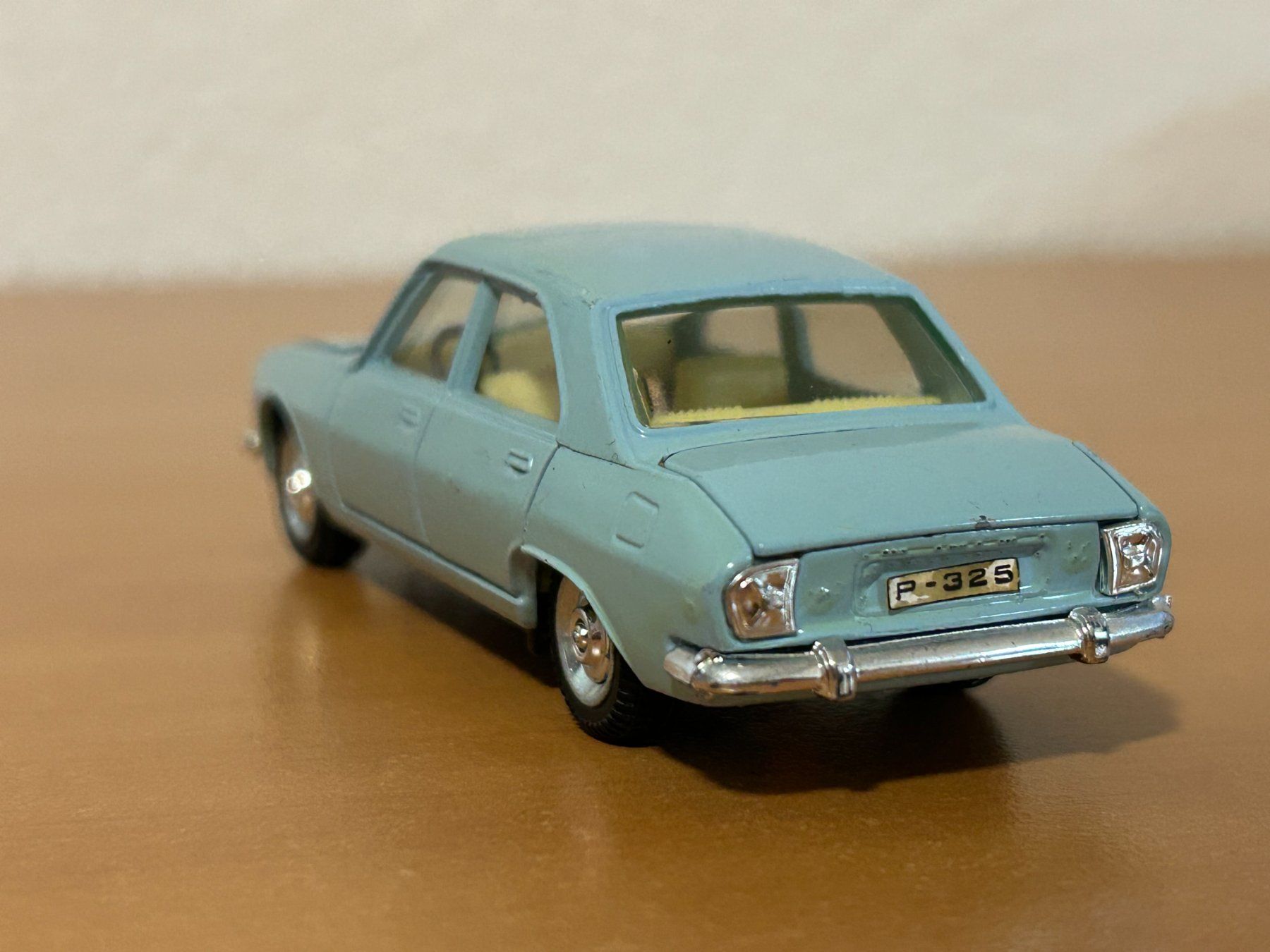 Peugeot Modellini d'auto: Peugeot 504 Pilen 1:43 – Usato da Schafisheim venduto da Ducati57 2