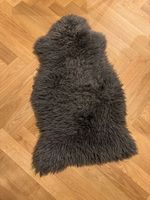 Fell-Teppich grau