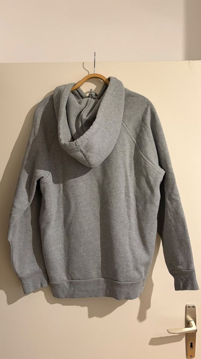 Burberry Pullover & Sweatshirts: Felpa con cappuccio Burberry – Gebraucht aus Balerna von kil_gx6d 1