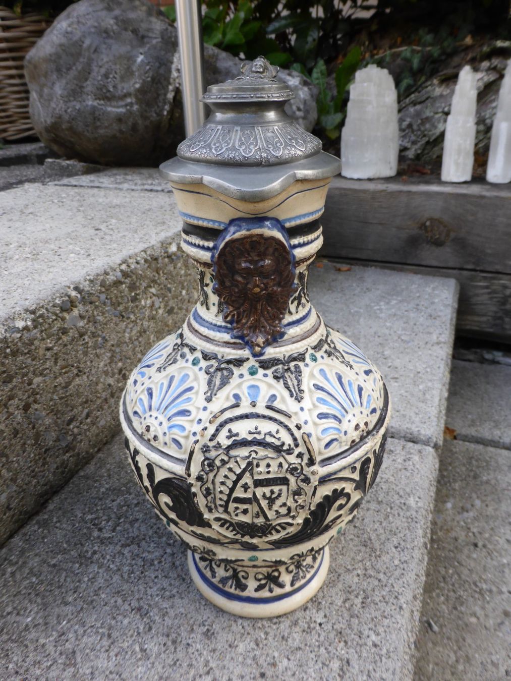 Caraffe: STEINGUT KRUG MIT ZINNDECKEL WESTERWALD BRD - CA 1920 – Usato da Reinach AG venduto da pussi100 1