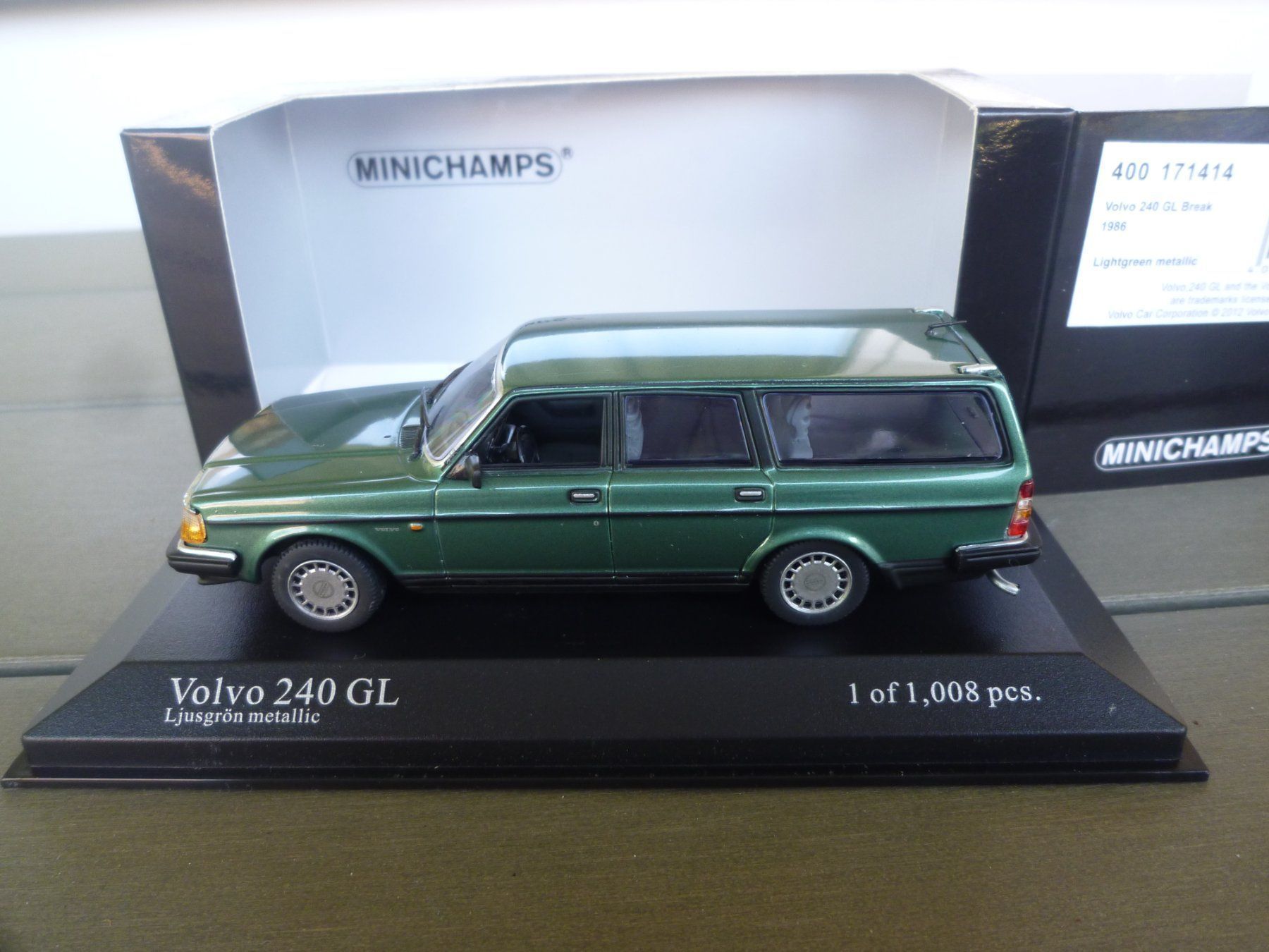 Volvo Modellini d'auto: Volvo 240 GL (1986) – Nuovo e nell'imballaggio originale da Flawil venduto da Imperiosud 4