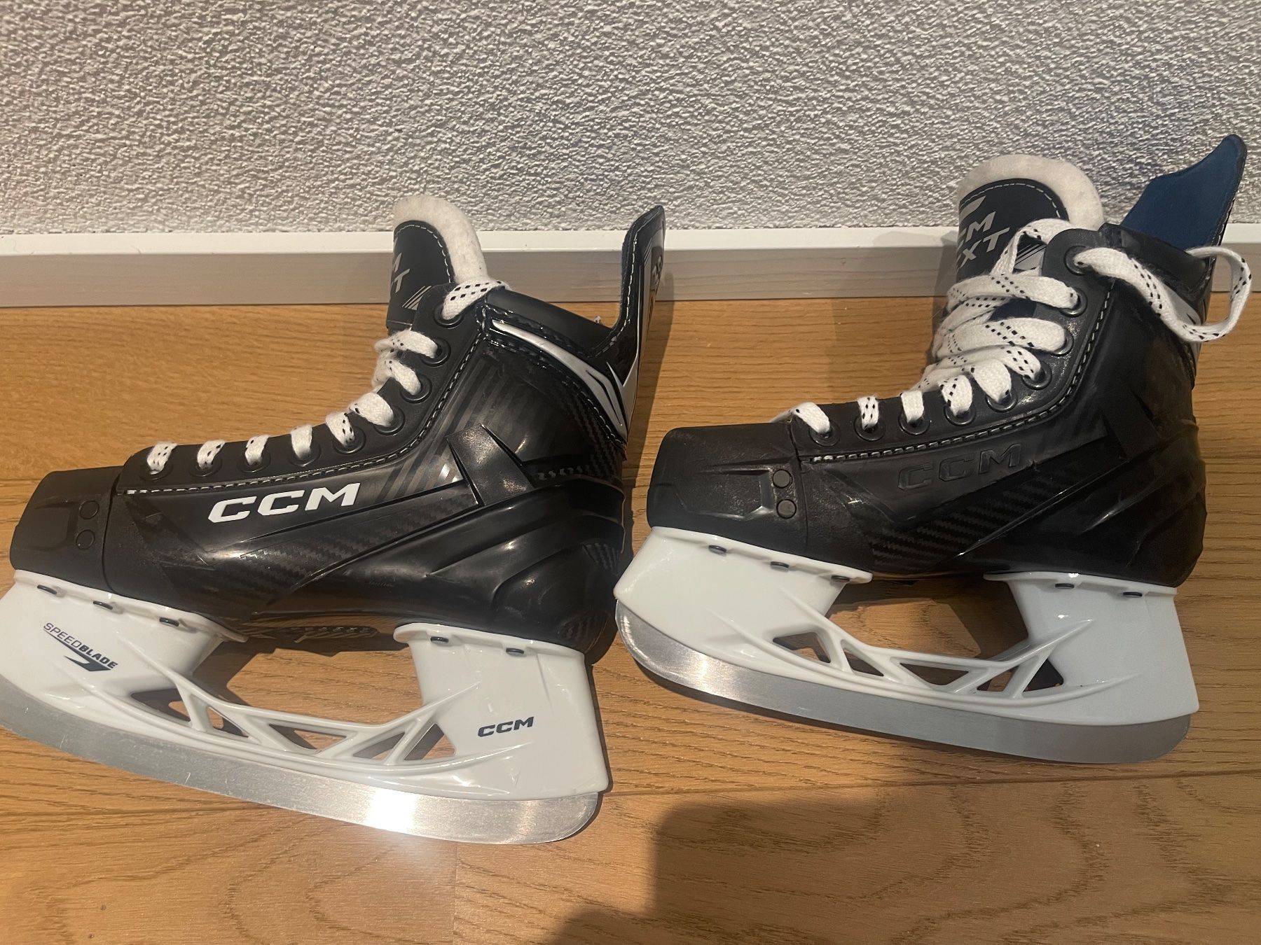 Ccm Pattini da ghiaccio: Eishockeyschlittschuhe CCM Next – Nuovo (secondo la descrizione) da Flums venduto da rggl 4