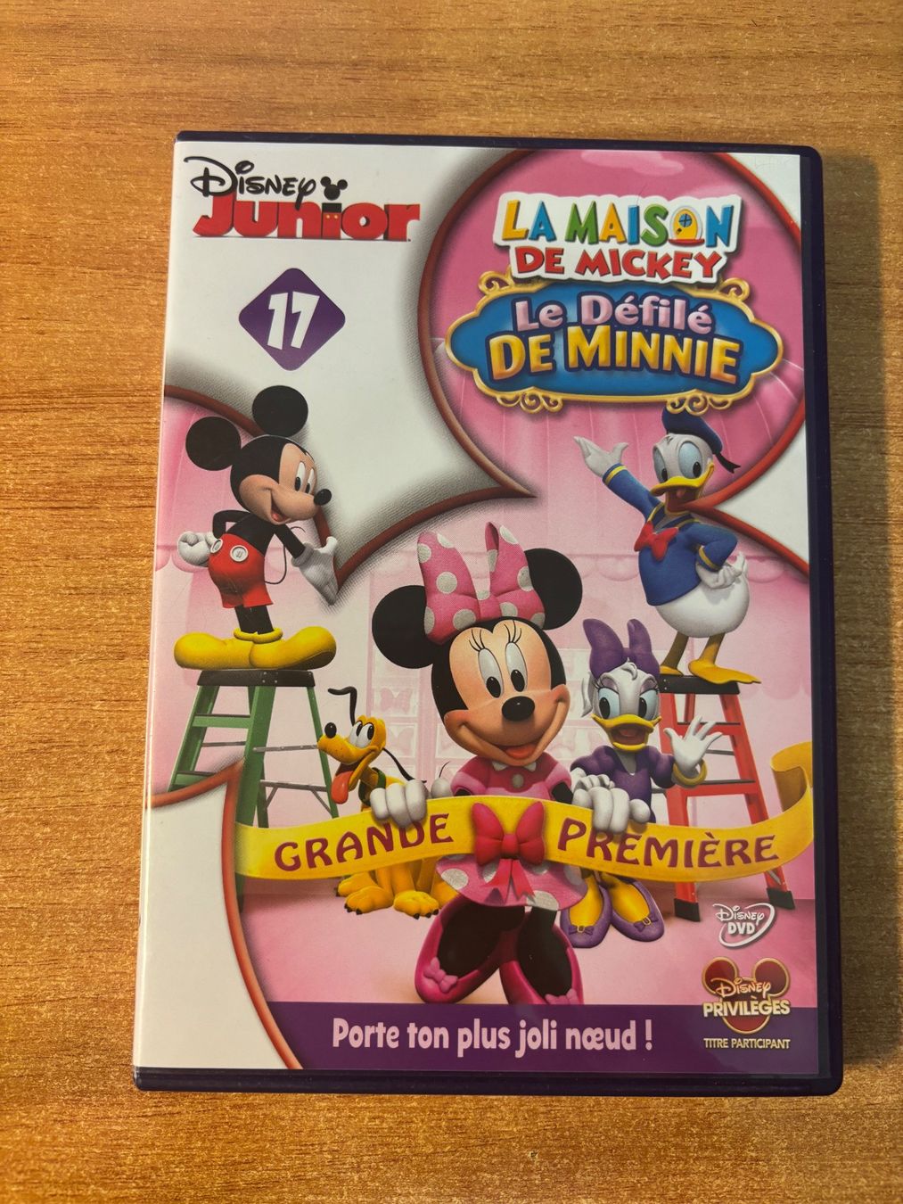Tutti i DVDs: DVD Le Défilé de Minnie – Usato da Fétigny venduto da deltafire3